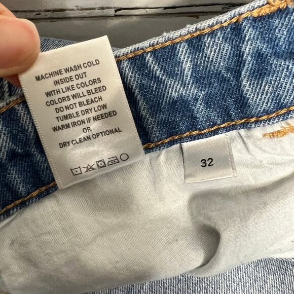 Altar’d State Vervet Cropped Distressed Denim Jeans Size 32 - Picture 4 of 12